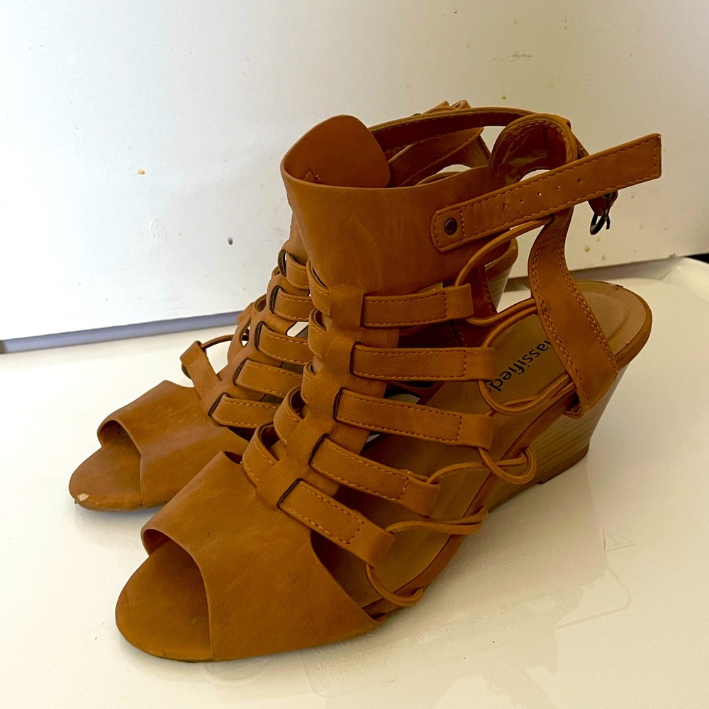 Low wedge heeled sandal